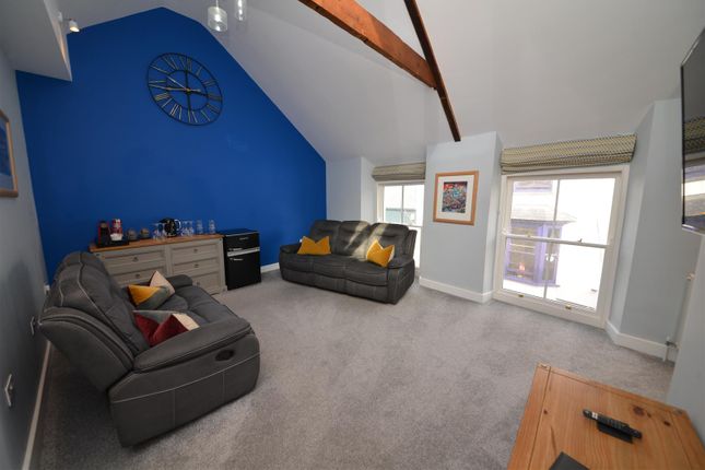 Living Area Apt2