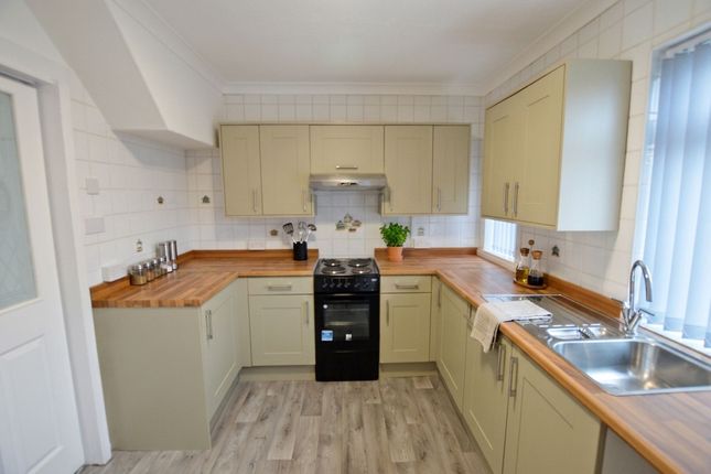 9 Burns Avenue North, Houghton Le Spring photo 4