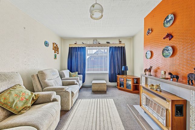 73, Grafton Way, Northamptonshire photo 4