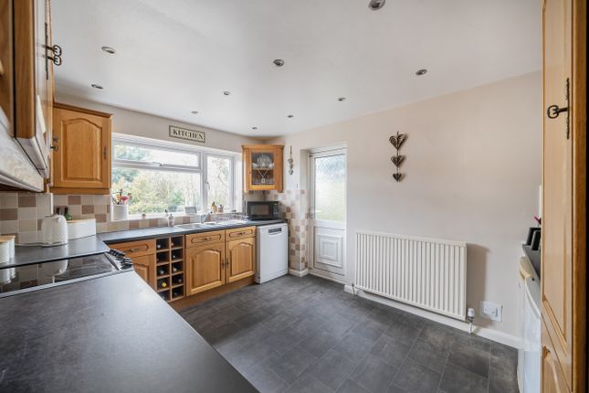 5, The Orchard, Swindon photo 2