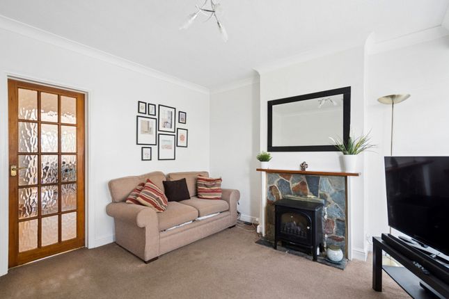 25, Leyburn Road, Edmonton photo 4