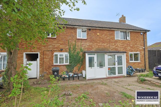 Terraced house for sale in Hillview Gardens, Cheshunt