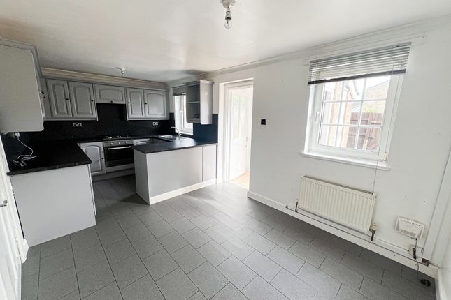 Terraced house to rent in Axminster Close, Bransholme, Hull