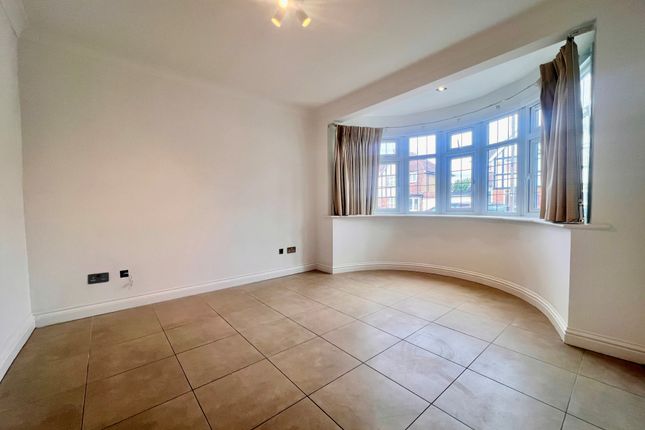 5, Tithe Farm Avenue, Harrow photo 4