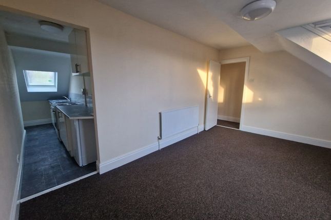 Thumbnail Flat to rent in 3 Marlborough Avenue, Princes Avenue, Hull, Yorkshire