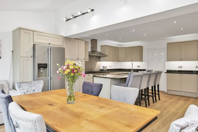 17a Fishers Lane, Royston photo 4