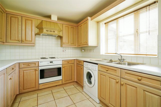 11, Sycamore Place, Burford photo 2