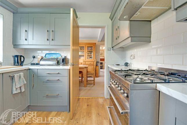 6, Oakridge Acres, Pembrokeshire photo 2