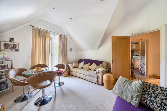 Flat 10, Park Heights 38-40 South Street, Epsom photo 4