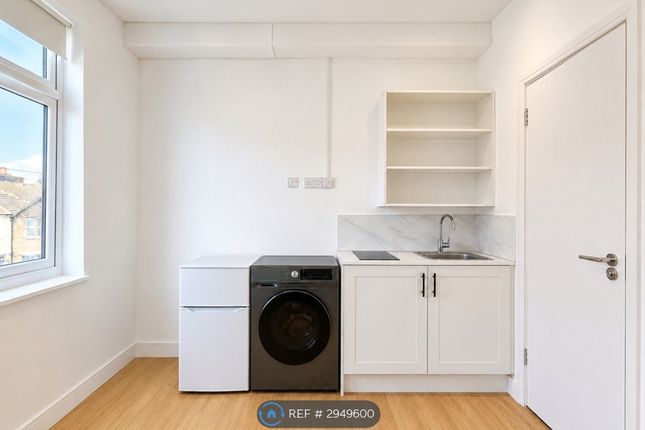 Flat, Rucklidge Avenue, London photo 3