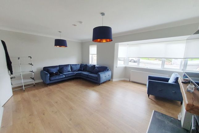 19, Bannercross Drive, Baillieston photo 3