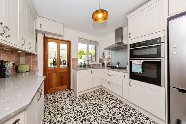 104, Bronwydd Road, Carmarthenshire photo 3