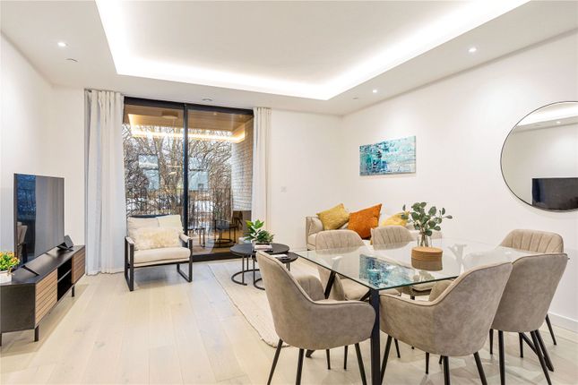 Flat for sale in Lucent House, Maury Road, London