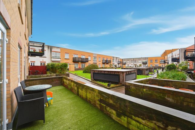 Featherstone Court, 23, Featherstone Road, Southall photo 3