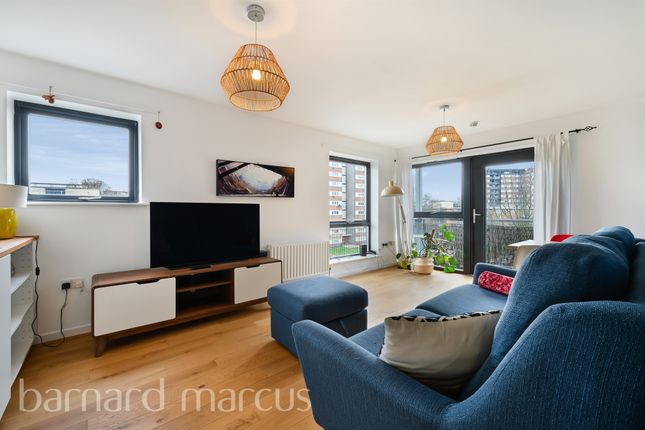 Flat for sale in Paradise Road, London