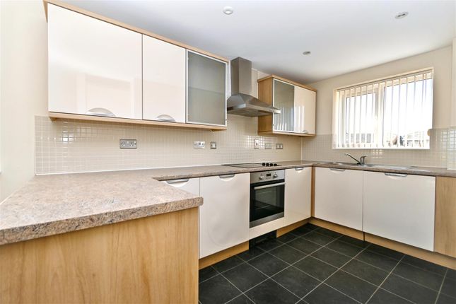 Flat 11, 14, San Diego Way, Eastbourne photo 4