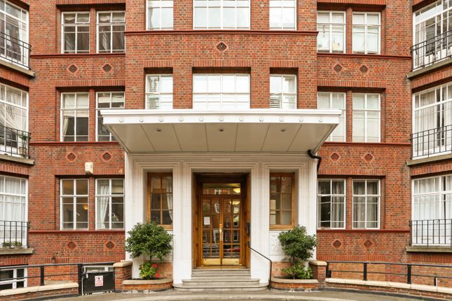 46, Oakwood Court, LONDON photo 3