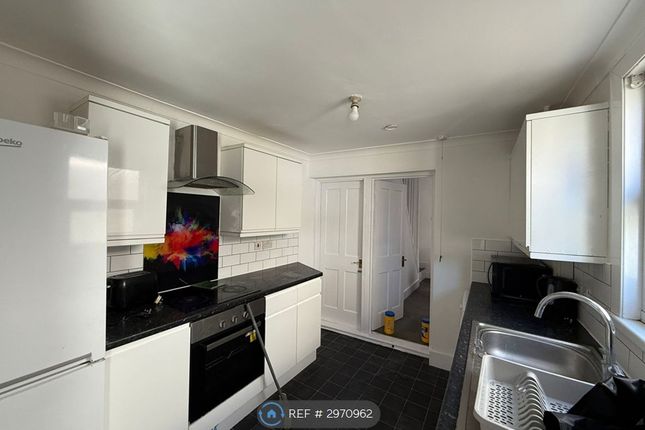 Selbourne Road, Gillingham photo 3