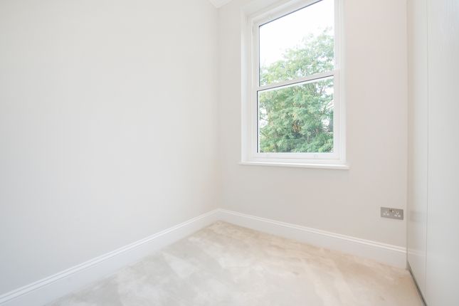 Flat to rent in Arkwright Road, Hampstead, London