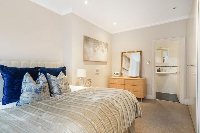 12 Hertford Street, London photo 2