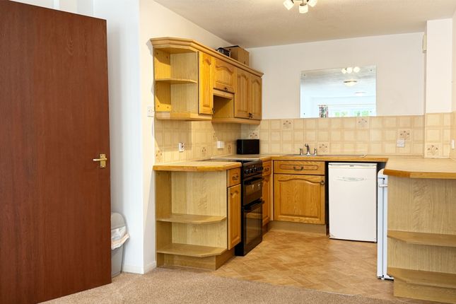 49, Guessens Court, Welwyn Garden City photo 4
