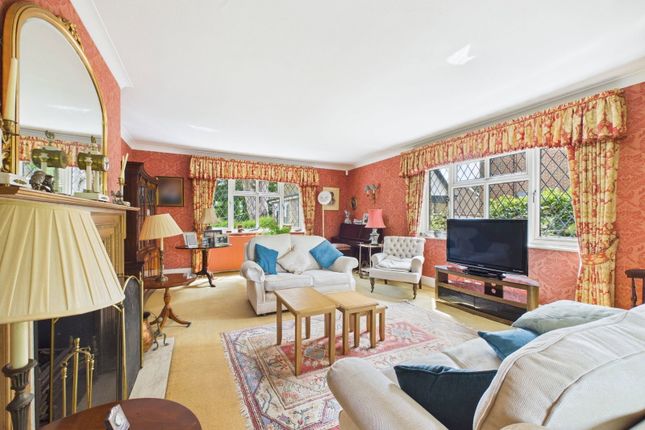 68, Grand Avenue, Worthing photo 4