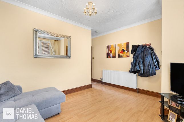 58, Eastbrook Road, Waltham Abbey photo 3