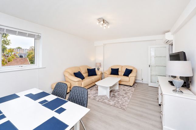 Byron Court, Fairfax Road photo 4