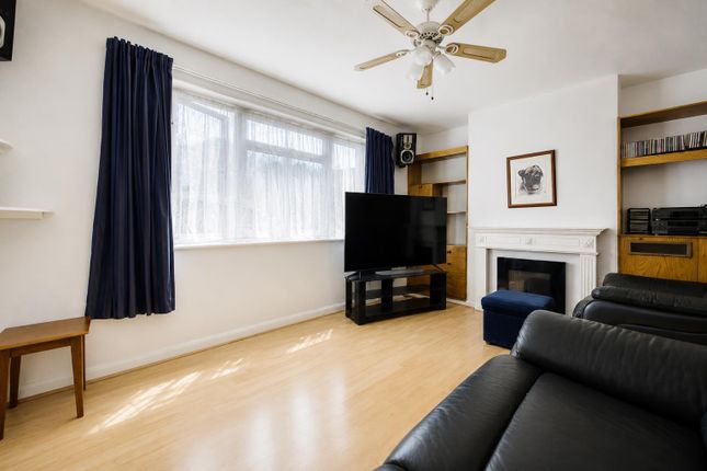 23, Maple Avenue, West Drayton photo 3