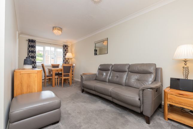 3 Strathcarron Way, Paisley photo 3
