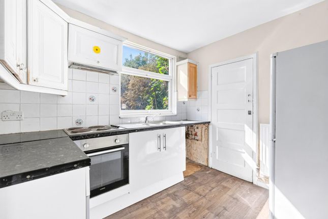 7, Moat Place, Acton photo 4