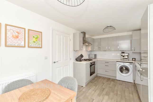 62, Mulberry Walk, Havant photo 3