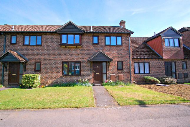 3-bed terraced on Moggs Mead, Hampshire, £1,850/mo