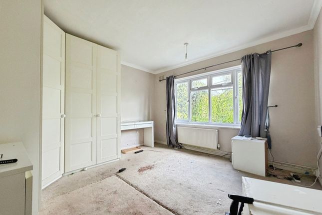 48, Birchett Road, Hampshire photo 3