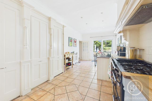 18, Copthall Road East, Middlesex photo 4