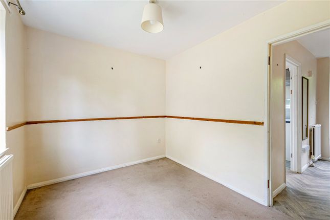 38, Markfield Road, Caterham photo 3