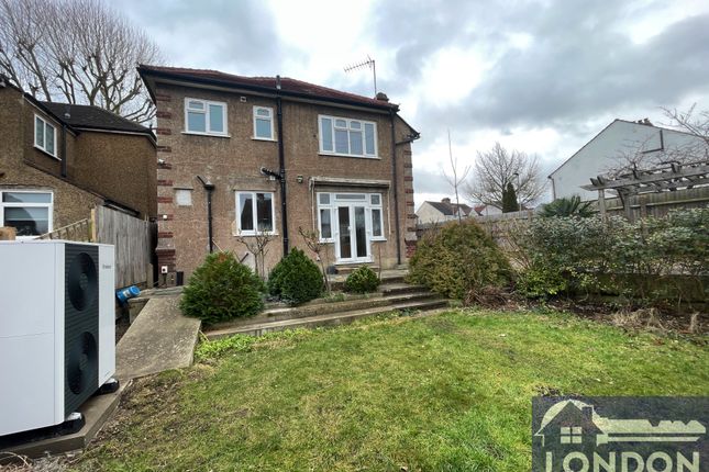 1, Demesne Road, Wallington photo 4