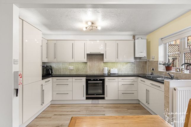 1 Slade End, Epping photo 2