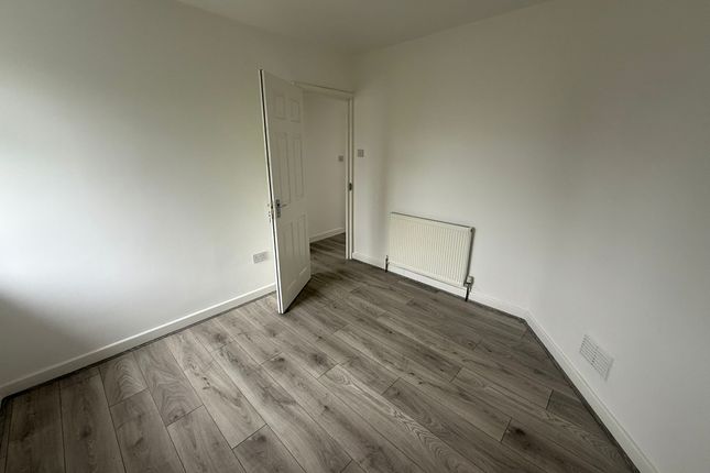 24, Princes Park, Rainham photo 5