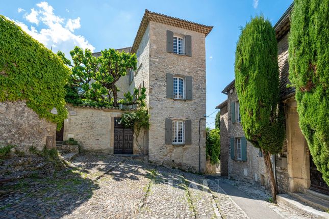 Detached house for sale in Vaison-La-Romaine, 84110, France