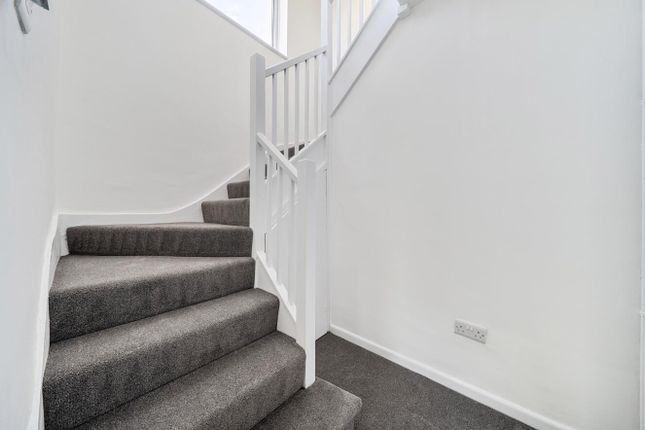 67, Oakmount Road, Chandler's Ford photo 3