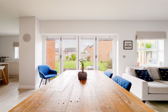 18 Fairway Lane, Newcastle Upon Tyne photo 4