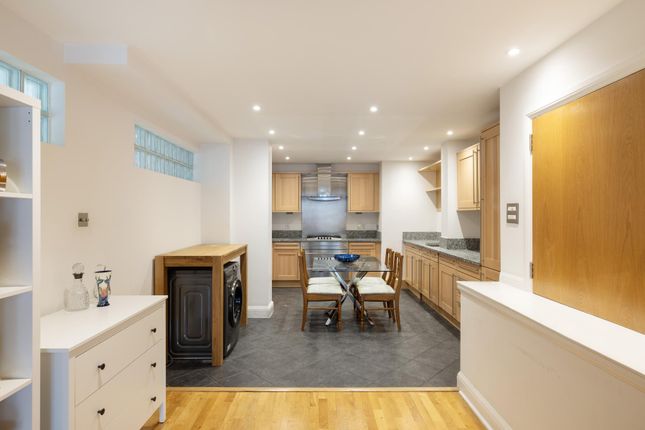 Flat for sale in New Globe Walk, London