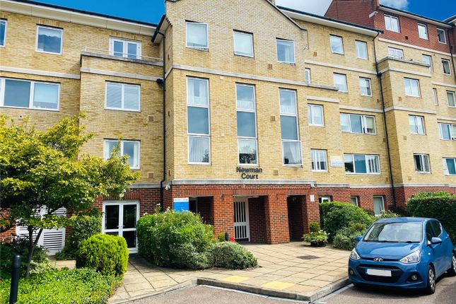 Flat for sale in North Street, Bromley
