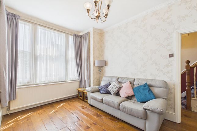 12, Ladbroke Road, Enfield photo 3