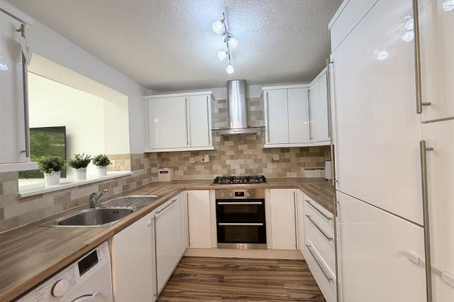9, Churchbank, Stalybridge photo 3