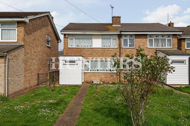 Thumbnail Property for sale in Falcon Way, Hornchurch