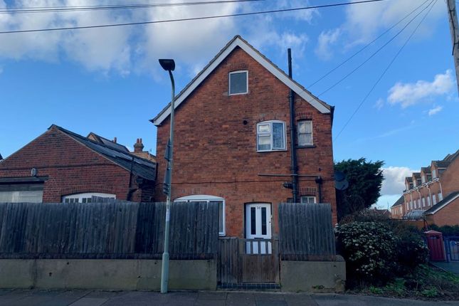 Block of flats for sale in 24 Campbell Road, Bedford, Bedfordshire