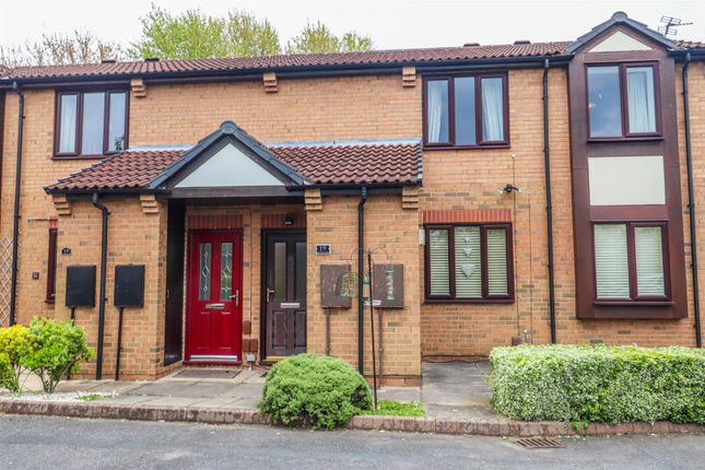 Thumbnail Flat for sale in Aysgarth Close, Wakefield