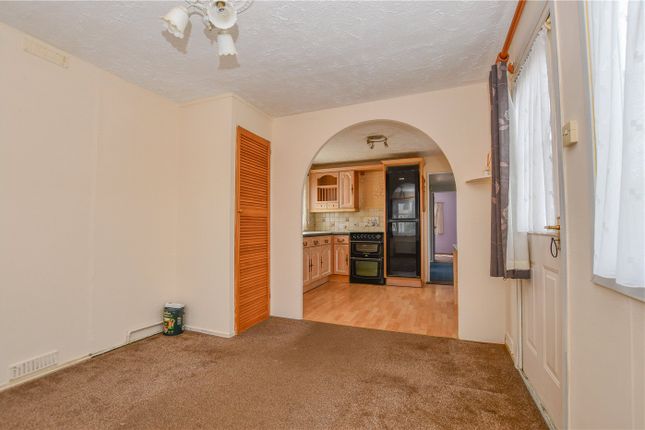 67, Grovelands Park, Wokingham photo 3